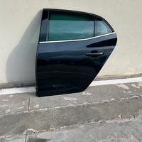 Vendiamo porta posteriore siniatra  Renault Megane