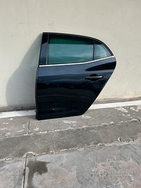 Vendiamo porta posteriore siniatra  Renault Megane