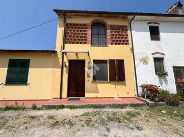 CASA DI CORTE A ALTOPASCIO