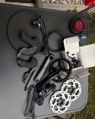 Shimano GRX 12 velocità Di2 gruppo RX825