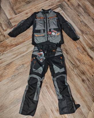 Giacca e pantalone moto