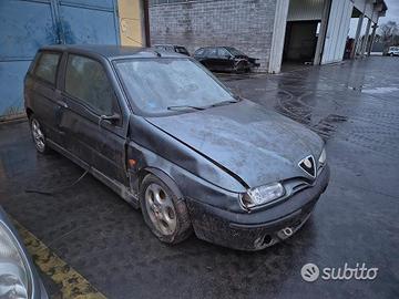 Alfa Romeo 145 Twin Spark Demolita - Per Ricambi