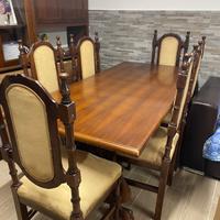 Tavolo in legno con 6 sedie