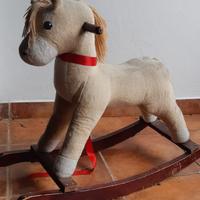 Cavallo a dondolo
