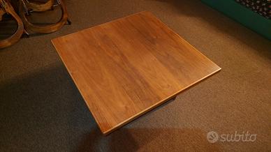 Tavolino da salotto in noce 