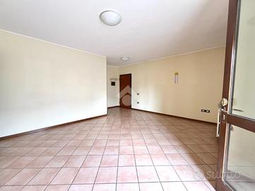 3 LOCALI A PONTE SAN NICOLÒ