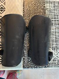 Scarpe da calcio Nike e parastinchi