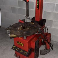 Smontagomme e bilanciatrice corrente 380 V