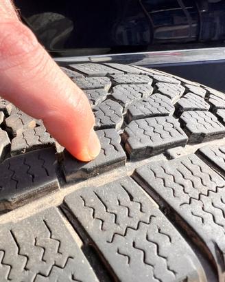 Pneumatici Invernali 205/65r16 Firestone - usati