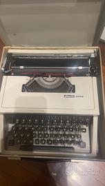Macchina da scrivere olivetti