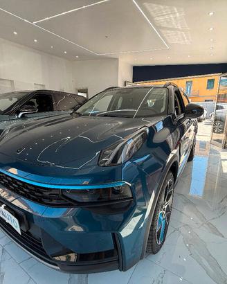 Lynk and Co 01 1.5 td phev auto