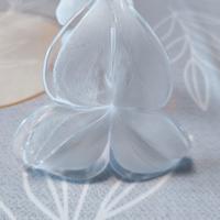 Candeliere Orchidea in vetro bianco latte 