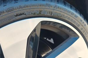 Gomme invernali treno completo 225/40 R 18