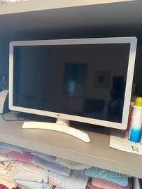 TV LG 24" bianco – HDMI, VGA, sintonizzatore DVB –