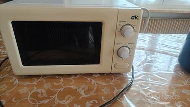 Microonde perfettamente funzionante 