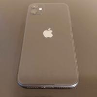 I phone 11 +alimentatore +9 cover+ cuffiette