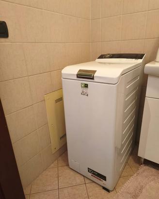 Lavatrice AEG 8000 serie carico verticale 2024
