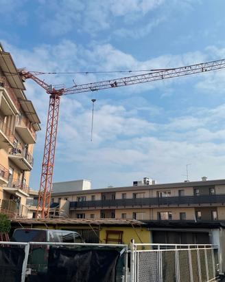 Gru a torre no carro di base 24x45 FB GH4242 dic 