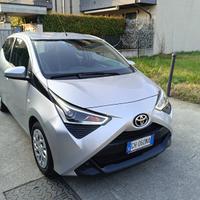 Toyota Aygo anno 2021 1.0 benzina. Perfetta