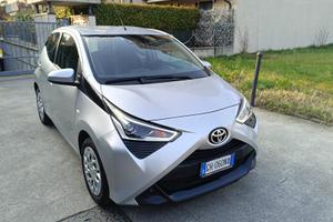 Toyota Aygo anno 2021 1.0 benzina. Perfetta