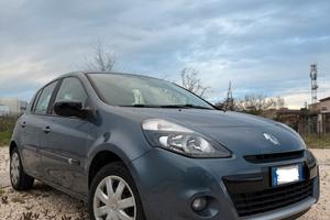 Renault Clio X neopatentati