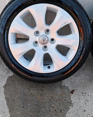gomme 225.55.17 più cerchi