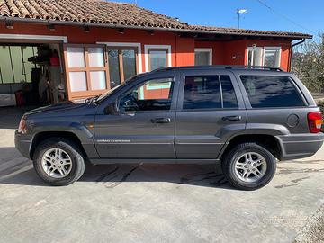 Jeep grand cherokee laredo 2004