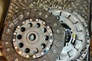 Frizione bmw 2.0d 6 marce