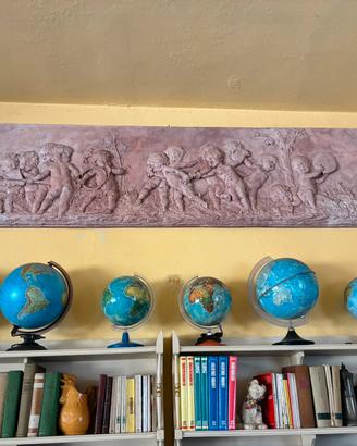 Bassorilievo in gesso raffigurante puttini