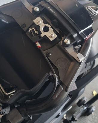 STAFFA PORTA CASCHI PER DUCATI SCRAMBLER