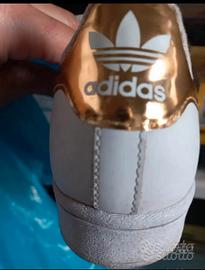 scarpe sportive Adidas e Nike