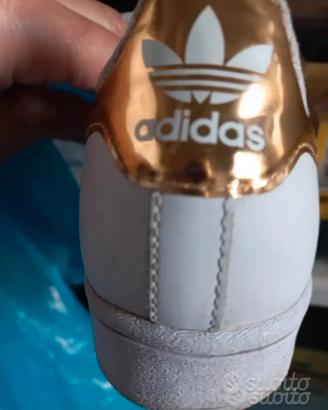 scarpe sportive Adidas e Nike