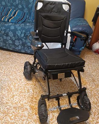 sedia rotelle pieghevole elettrica ultraleggera  