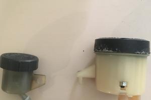 Vaschette liquido freni e frizione Ducati Monster