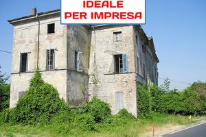 Complesso rustico con terreno