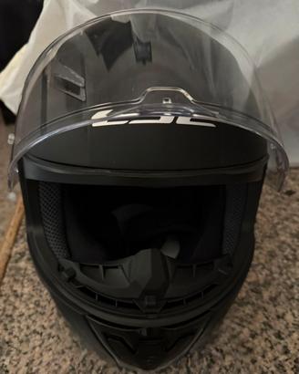 Casco integrale LS2 e parapioggia anche per scarpe