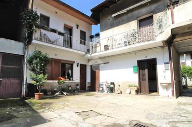 CASA DI CORTE A MARIANO COMENSE