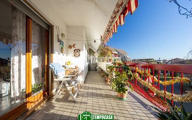 AMPIO QUATTRO LOCALI CON TERRAZZO, BOX E DOPPI SER