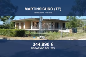 Immobile in asta di 456 m² a Martinsicuro