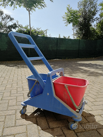 Carrello per pulizie