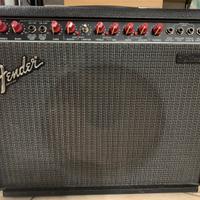 Fender Deluxe 85 del 1987 65 watt RMS