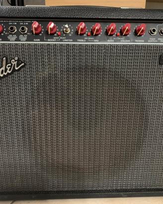 Fender Deluxe 85 del 1987 65 watt RMS