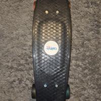 Skateboard con ruote illuminate