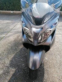 Scuter Suzuki 400