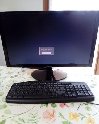 Monitor Samsung per PC fisso e Tastiera Microsoft