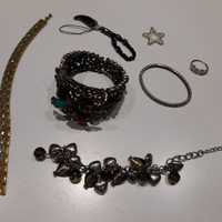 Bigiotteria bracciali ciondoli anello lotto tutto