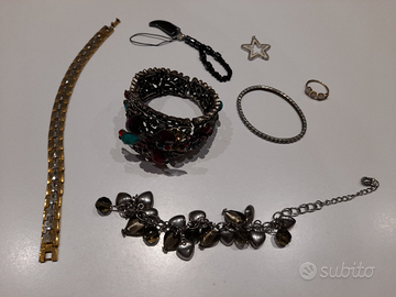 Bigiotteria bracciali ciondoli anello lotto tutto