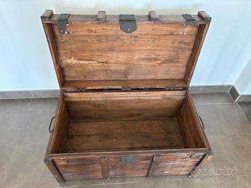 Cassapanca in legno