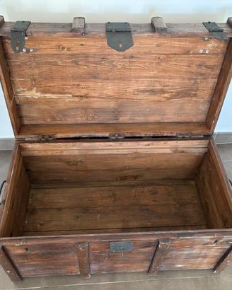 Cassapanca in legno