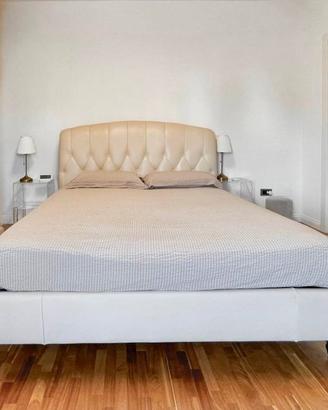 Letto in vera pelle